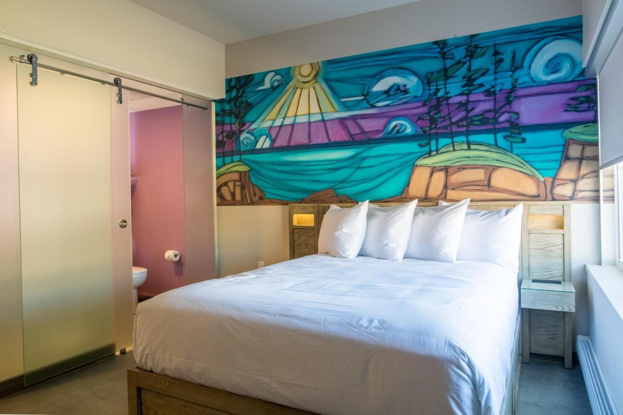The Arts Hotel 夏洛特敦 外观 照片