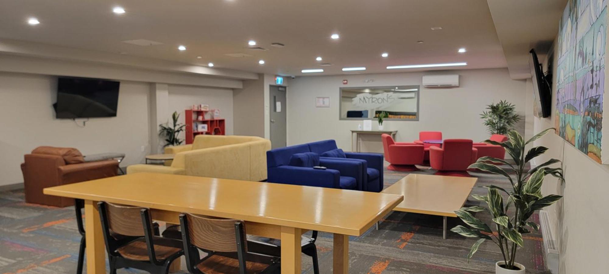 The Arts Hotel 夏洛特敦 外观 照片